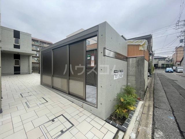 16/21 エントランス