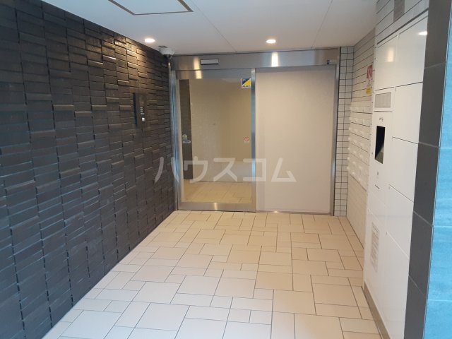 25/30 エントランス