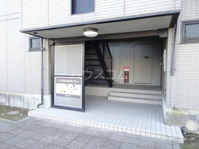 18/26 エントランス