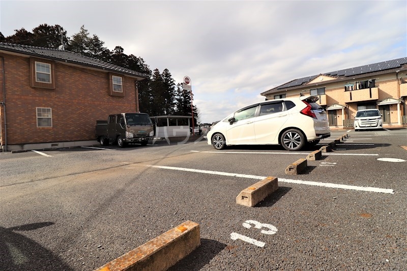 23/30 駐車場