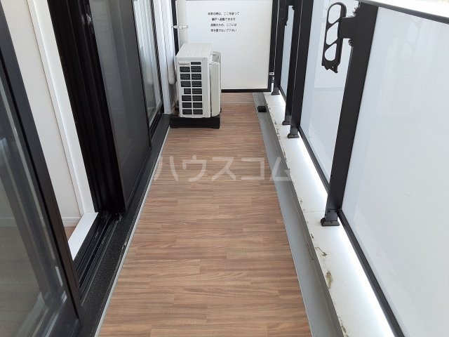 13/18 バルコニー