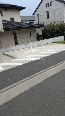 2/6 駐車場