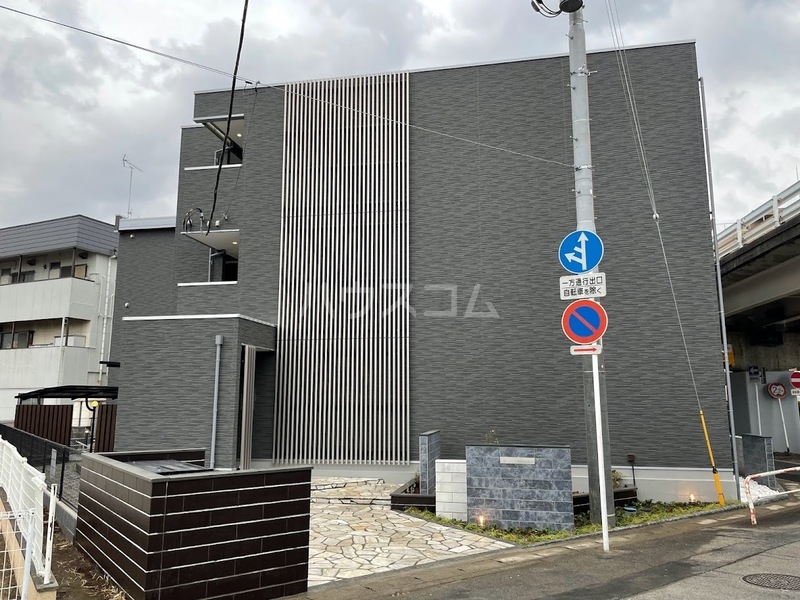 16/26 エントランス