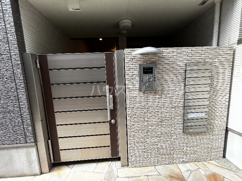 2/5 エントランス