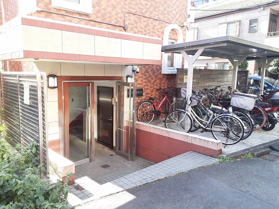 19/29 エントランス