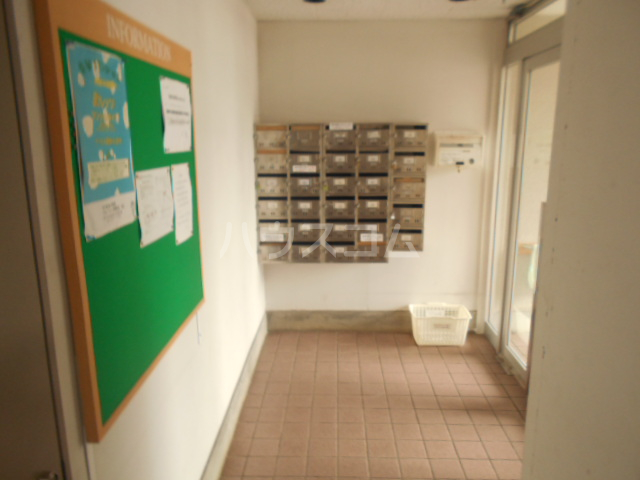 24/30 エントランス