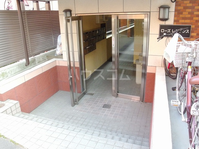 21/30 エントランス