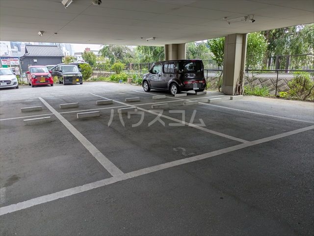 22/30 駐車場