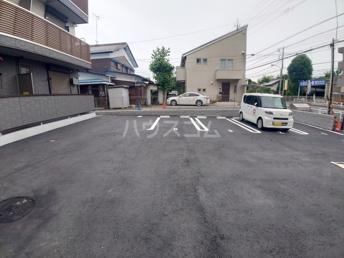28/30 駐車場
