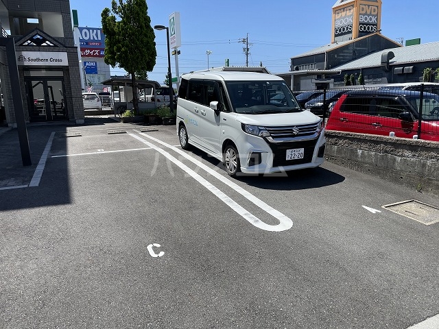 25/25 駐車場