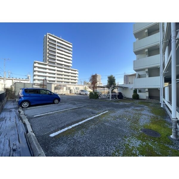 16/22 駐車場