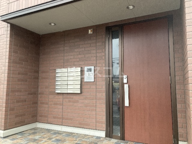 21/30 エントランス