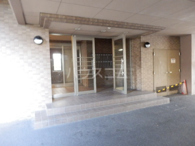 22/30 エントランス