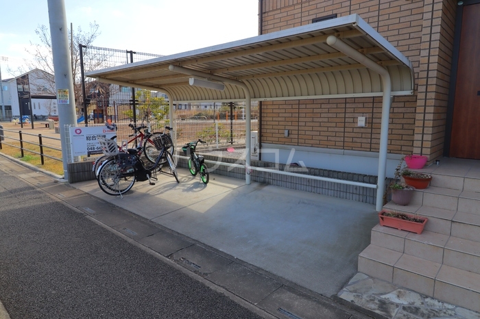 13/18 エントランス