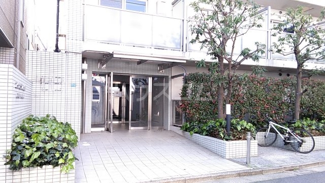 20/30 エントランス