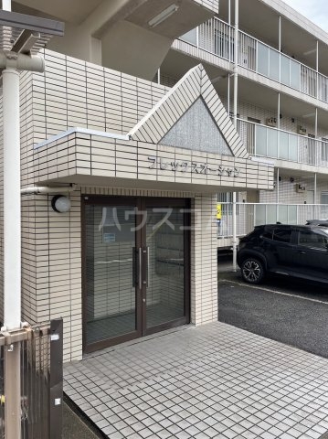 2/4 エントランス