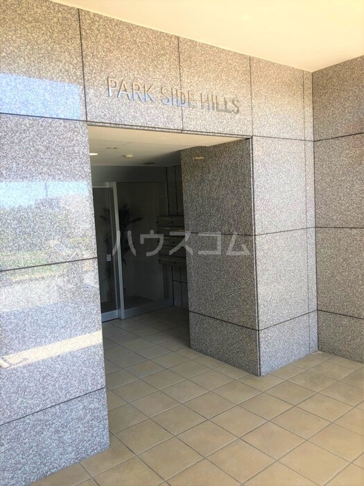 15/20 エントランス