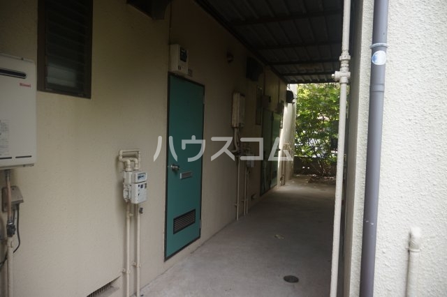 24/30 エントランス