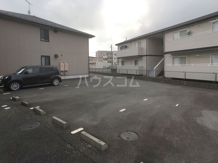 18/21 駐車場