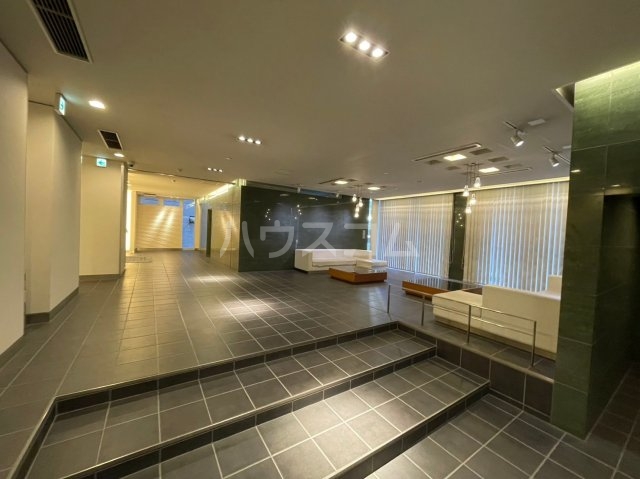 26/30 エントランス