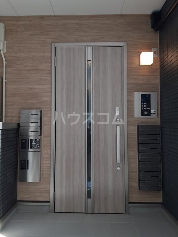 21/28 エントランス