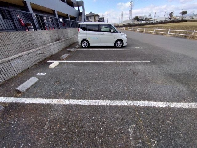 25/30 駐車場