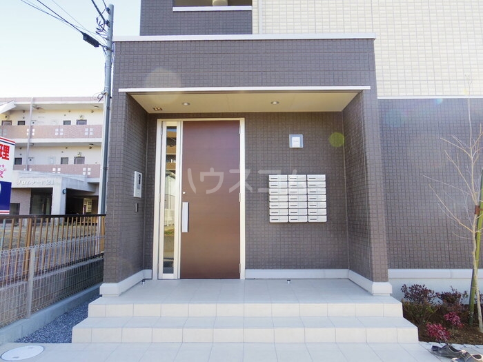 19/23 エントランス