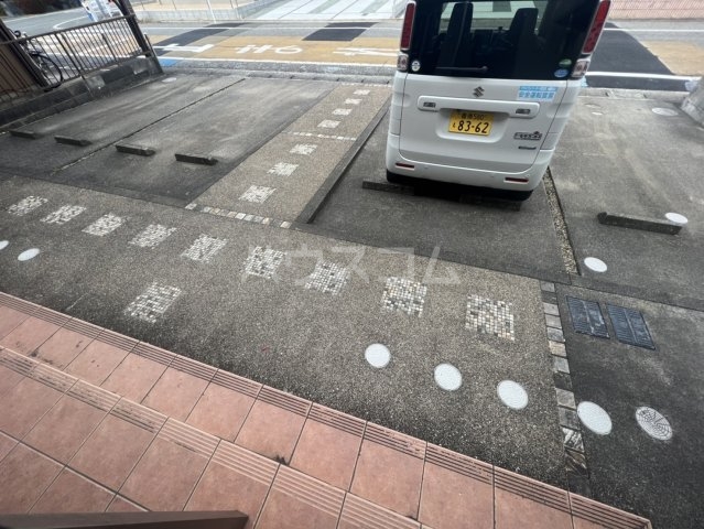 14/23 駐車場